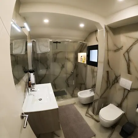 Kristal Lux Apartman Tirana