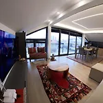 Kristal Lux Apartment *